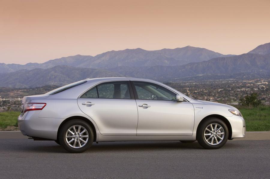  Toyota Camry Hybrid 2010 года  (фото 8 из 27)